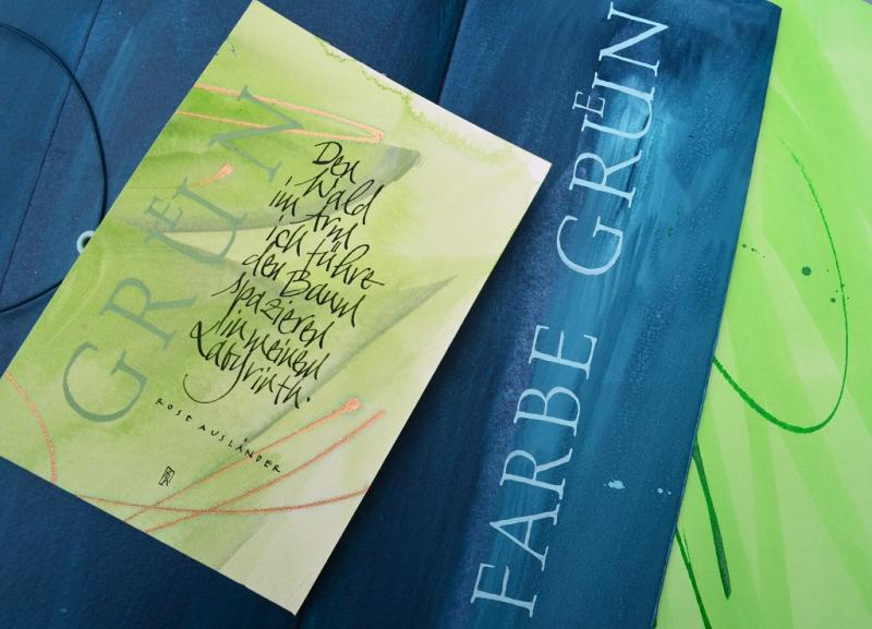 Schrift und Grün